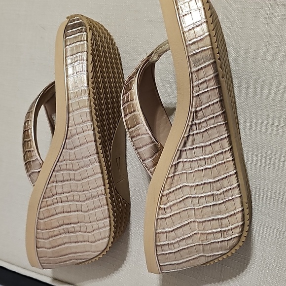 Volatile Metallic Wedge Sandals - Picture 5 of 10